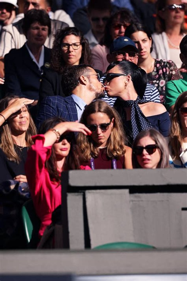 Katy Perry & Orlando Bloom Kiss During Date at Wimbledon In London: Photos