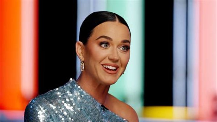 Katy Perry Shows Off Her Baby Bump In Comfy Sweats As Due Date Nears & 11 More Of Her Maternity Looks