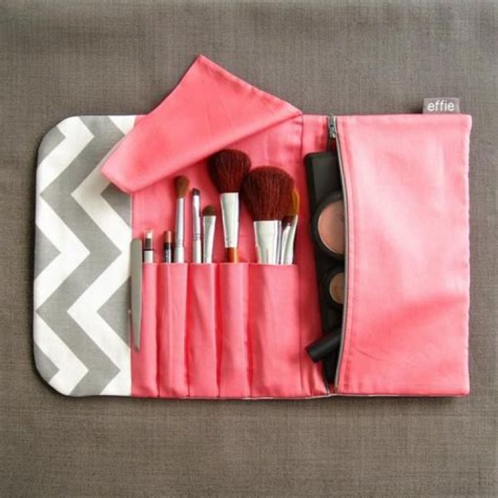Keep Your Makeup Brushes Organized with Kate Bosworth’s Travel Case