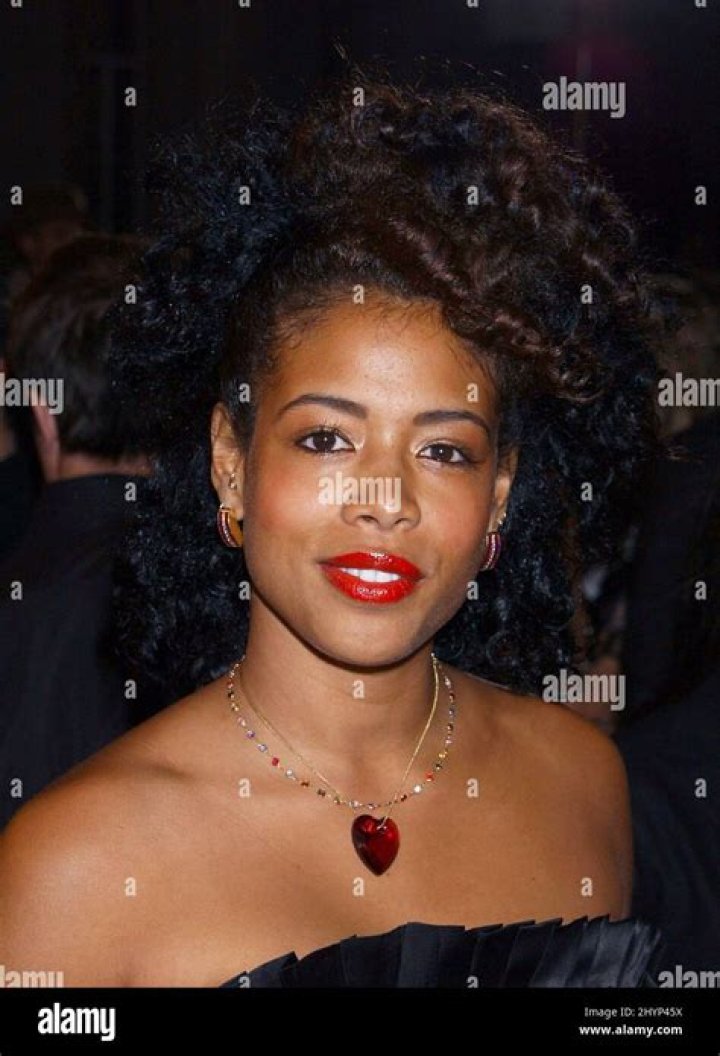 Kelis — Photos of the Singer – Hollywood Life
