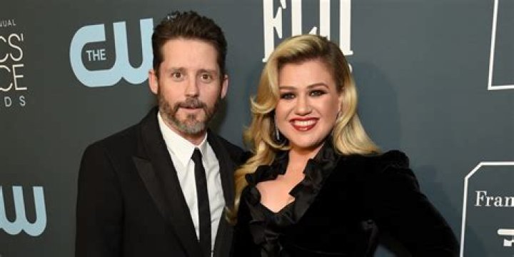 Kelly Clarkson Files Docs To Get ‘Legally Divorced’ From Brandon Blackstock Amid Custody Proceedings