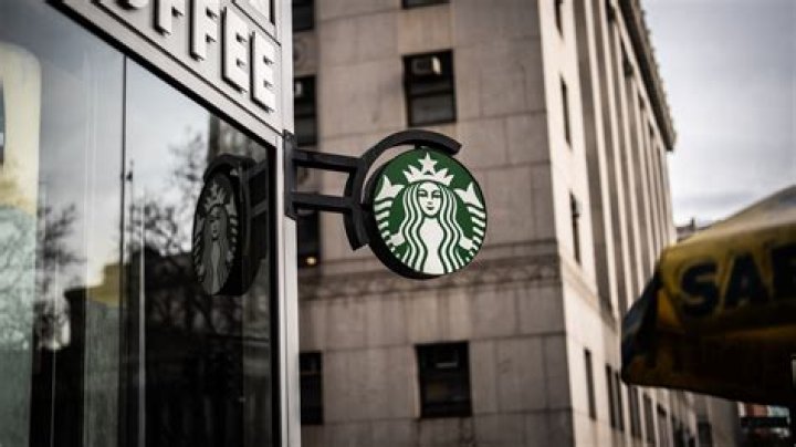 Kelly Osbourne Cheers On New Starbucks Bathroom Policy 1 Year After Wetting Herself In The Coffee Shop