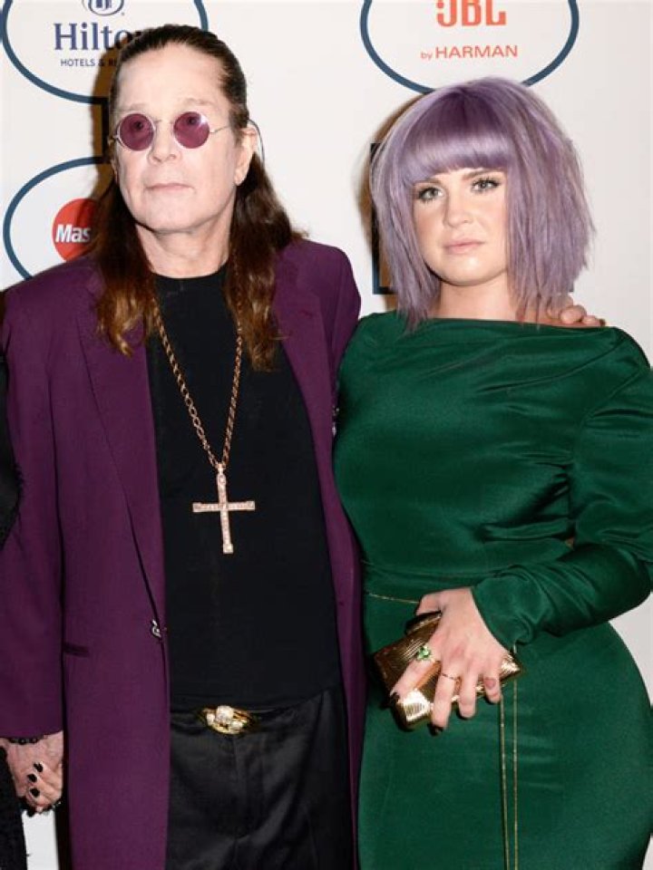 Kelly Osbourne’s Matching Ugly Christmas Sweater With Dad Ozzy: Photo – Hollywood Life