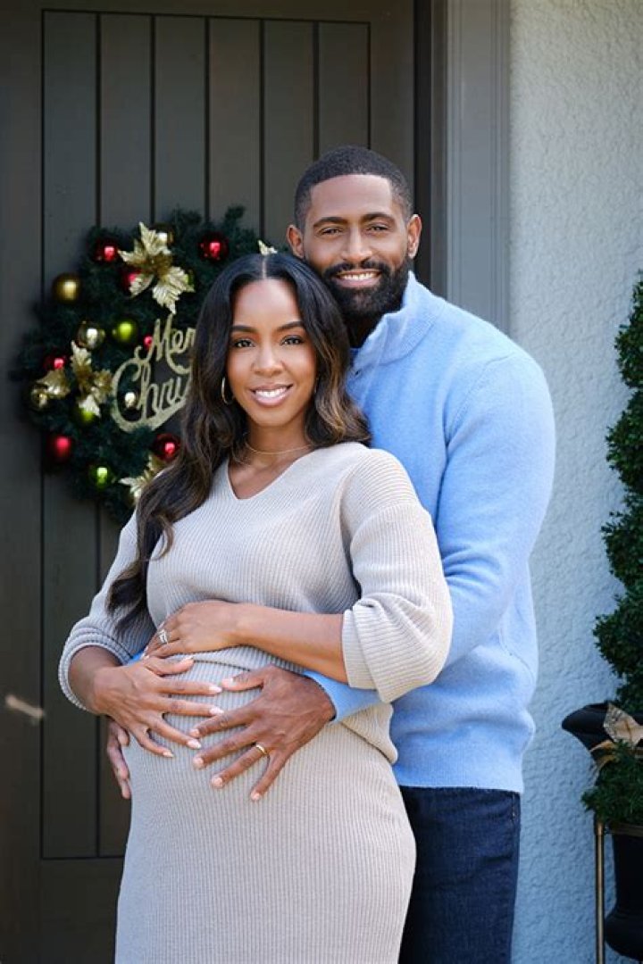 Kelly Rowland Talks ‘Merry Liddle Christmas Baby’ & Possible 4th Movie – Hollywood Life