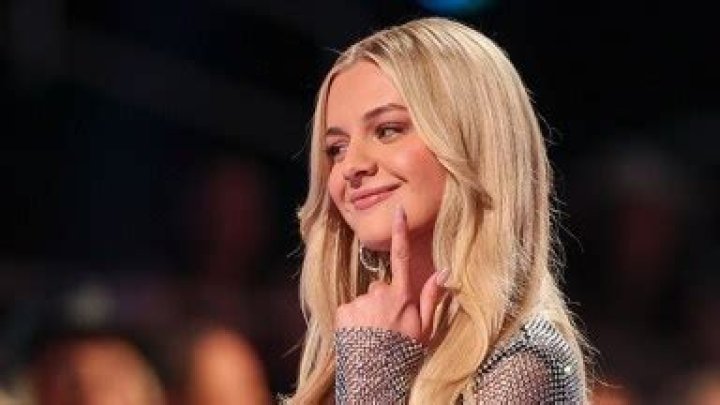 Kelsea Ballerini Claps Back After Trolls Say She Performed Without Pants at CMT Awards: ‘It Looked Hot’