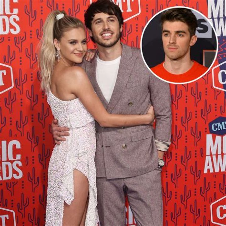 Kelsea Ballerini & Husband Morgan Evans Enjoy Getaway: Photos – Hollywood Life
