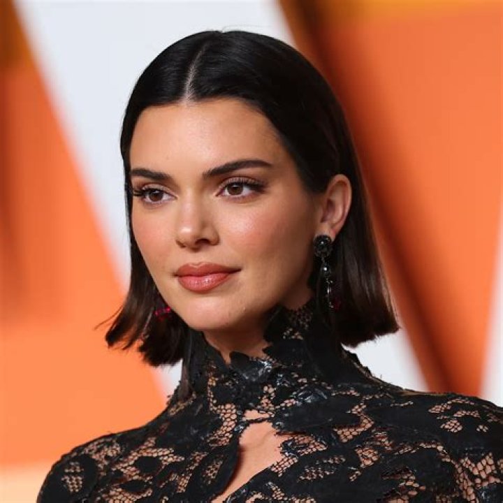 Kendall Jenner, 24, & Ben Simmons, 23, Spotted On Romantic Brunch Date In NYC — See Pics