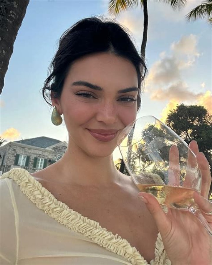 Kendall Jenner Confesses To Suffering From ‘Panic Attacks’ & Feeling ‘Alone’ During Lockdown – Watch