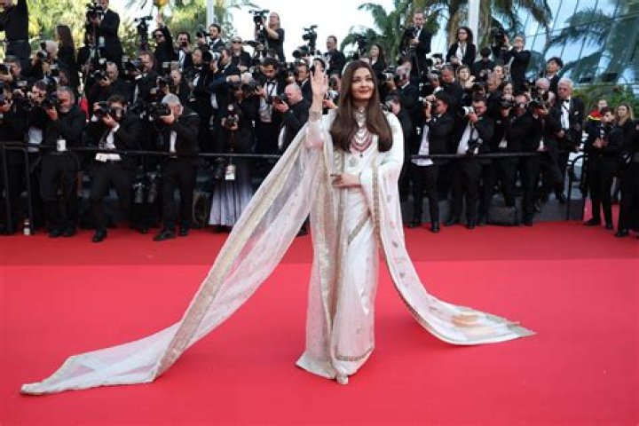 Kendall Jenner Flashes Legs In Stunning White Gown With 15ft Train At Cannes — Pics