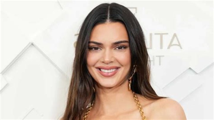 Kendall Jenner Gears Up For Summer By Reminiscing On Sexy Throwback Bikini Shoot