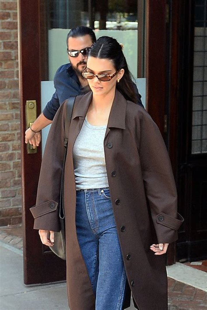 Kendall Jenner Leaves Restaurant After Reportedly Being With Bad Bunny – Hollywood Life