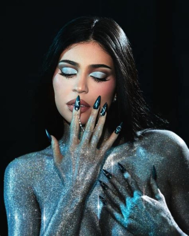 Kendall Jenner Poses In Lace Bra & Fitted Jeans For Sexy Campaign: Photos