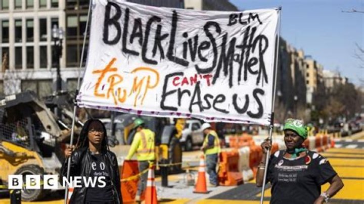 Kendall Jenner’s Pepsi Ad Mocked By Black Lives Matter Protester – Hollywood Life