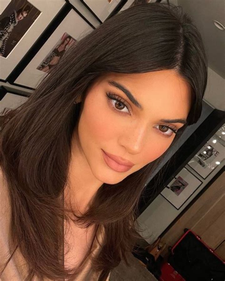 Kendall Jenner’s Smokey Eyes & Big Curls For ‘Allure’: Get The Look