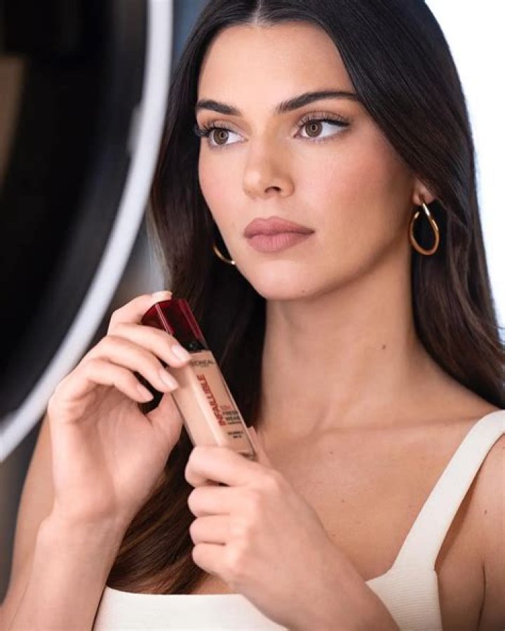 Kendall Jenner Uses This Gentle Face Wash to Prevent Breakouts