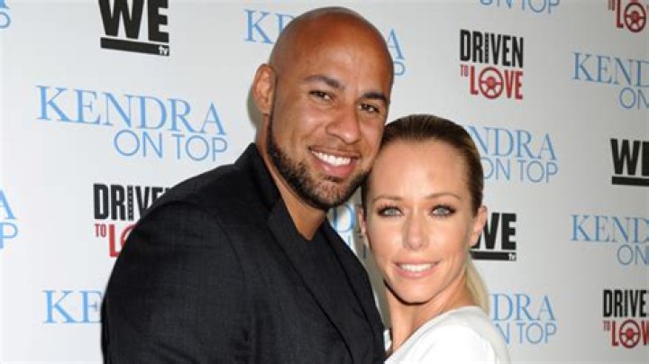 Kendra Wilkinson Reveals Relationship Status After Reuniting With Hank – Hollywood Life