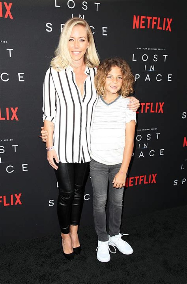 Kendra Wilkinson’s Son Hank Baskett IV Towers Over Her In New Photos – Hollywood Life