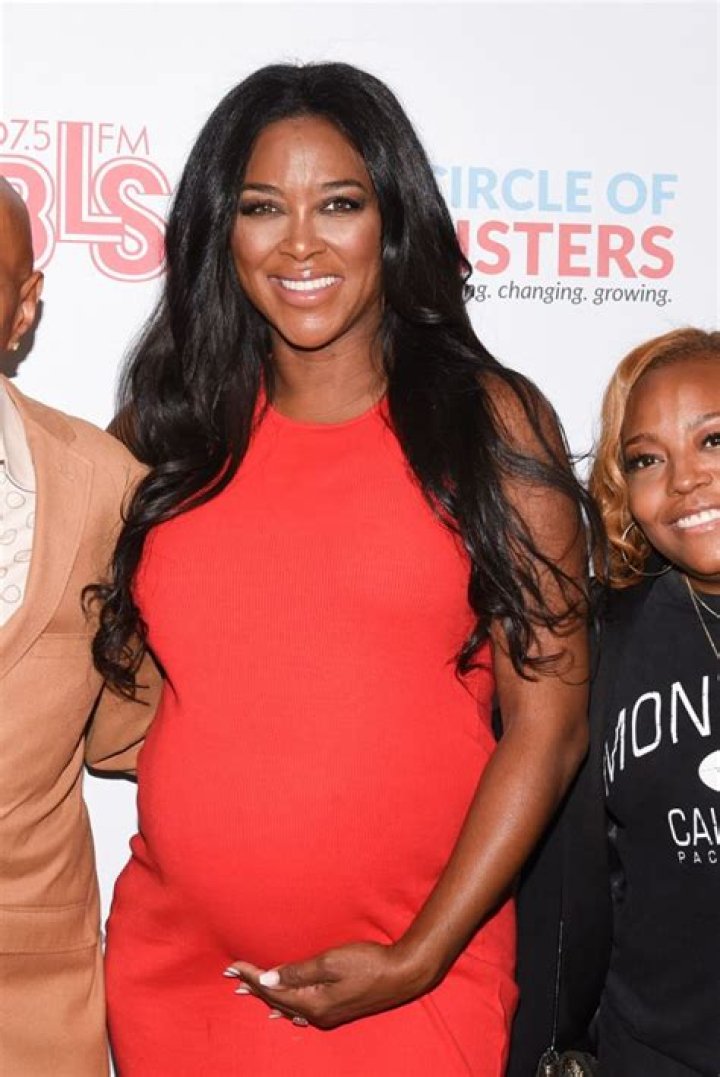 Kenya Moore — PICS – Hollywood Life