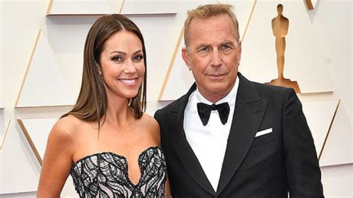 Kevin Costner’s Wife Files For Divorce, Couple Splits – Hollywood Life
