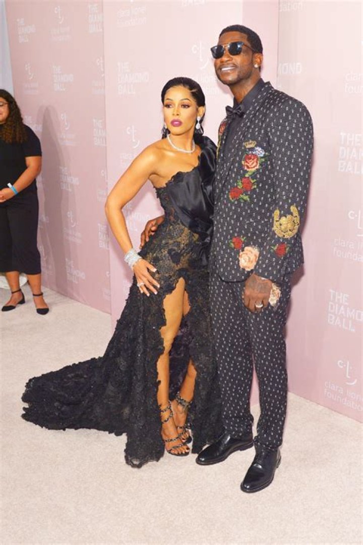 Keyshia Ka’Oir Gets $1 Million In Cash From Gucci Mane On Birthday – Hollywood Life