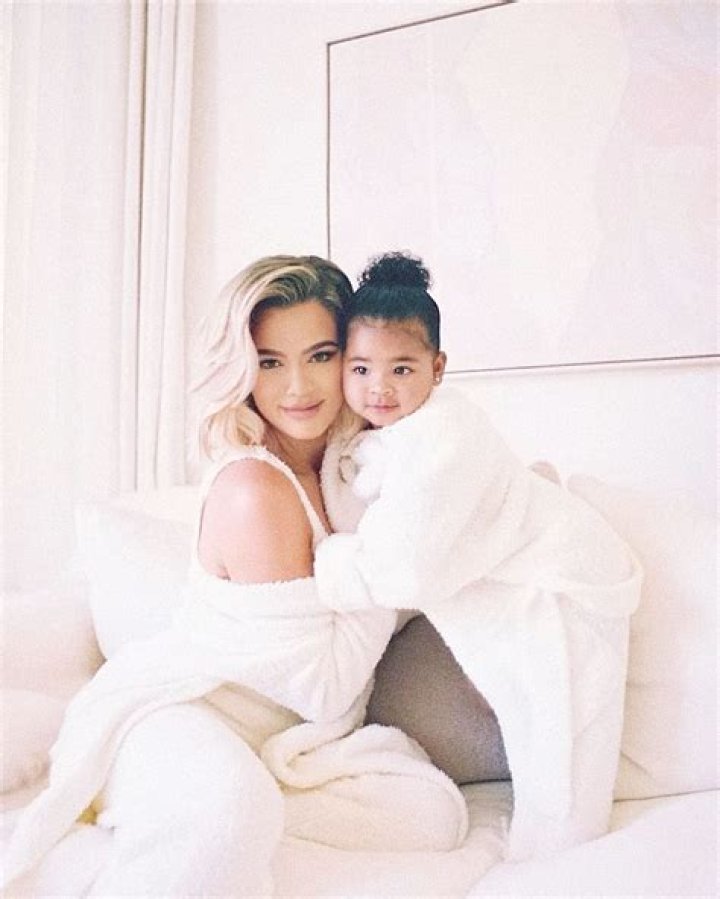 Khloe Kardashian & Daughter True, 4, Cuddle In Bed: Watch Cute Video