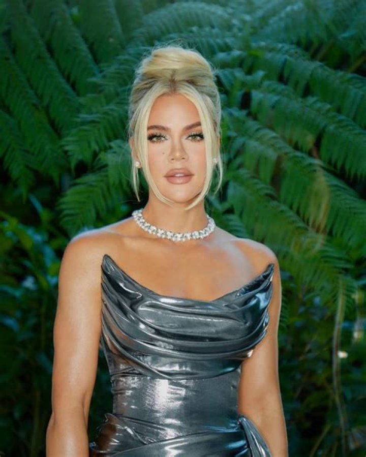 Khloe Kardashian Rocks Silver Sparkle Bikini From Good American – Hollywood Life