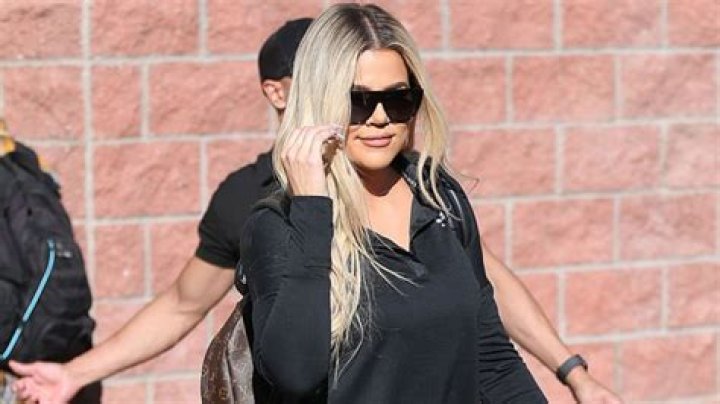 Khloe Kardashian Stretches Her Long Legs In Tight Spandex During 5AM Workout — Watch