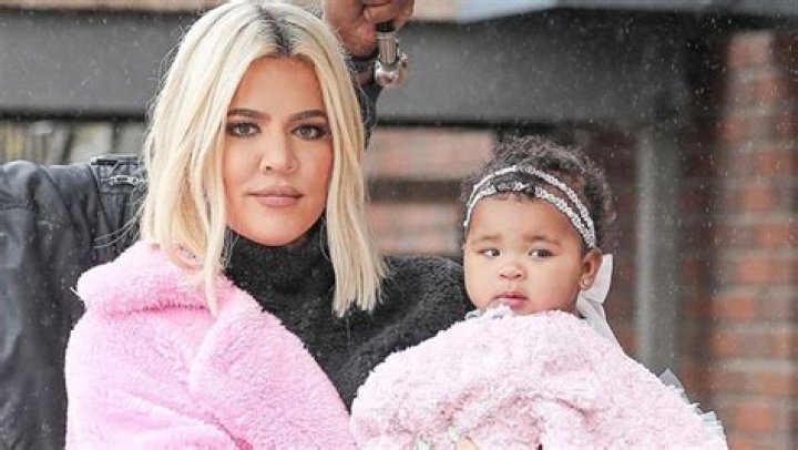 Khloe Kardashian & True Thompson Twin In Matching Braids — Pic – Hollywood Life