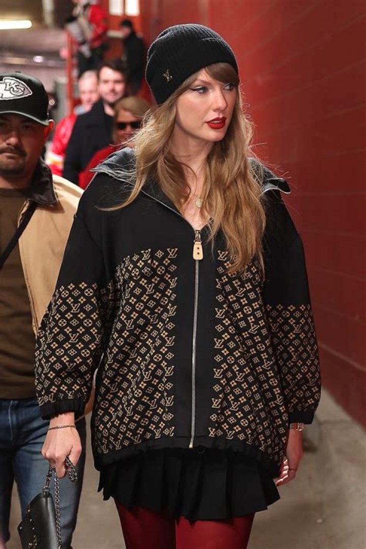 Kid Rock Attacks Taylor Swift For Being A Democrat — See Tweets – Hollywood Life