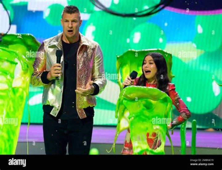 Kids’ Choice Awards Exclusive Promo: Rob Gronkowski Gets Slimed By Miranda Cosgrove