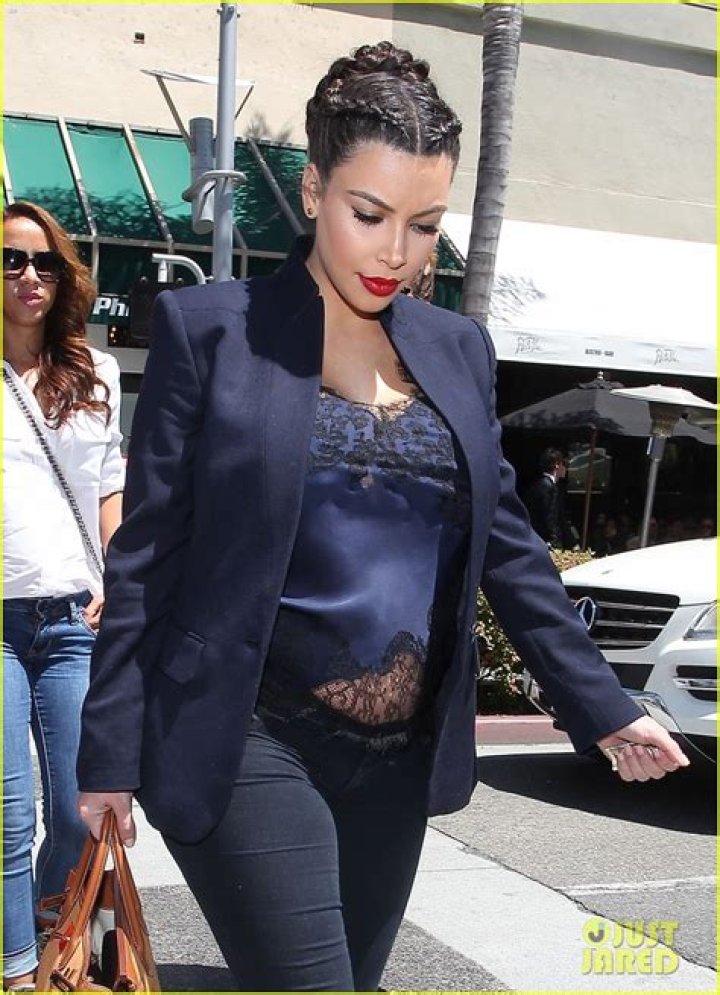 Kim Kardashian Bares Huge 9-Month Bump: Desperate To Give Birth — Pic
