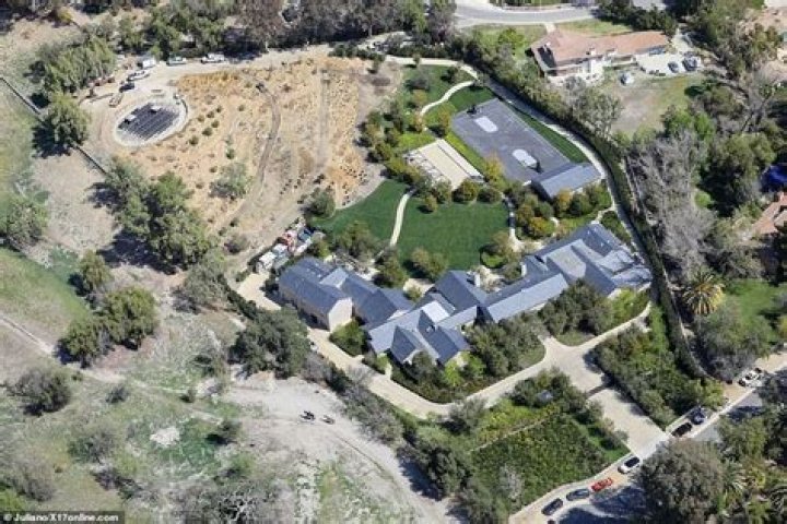 Kim Kardashian Builds ‘Lil Hidden Hills’ For Her Kids In Backyard: Pic – Hollywood Life