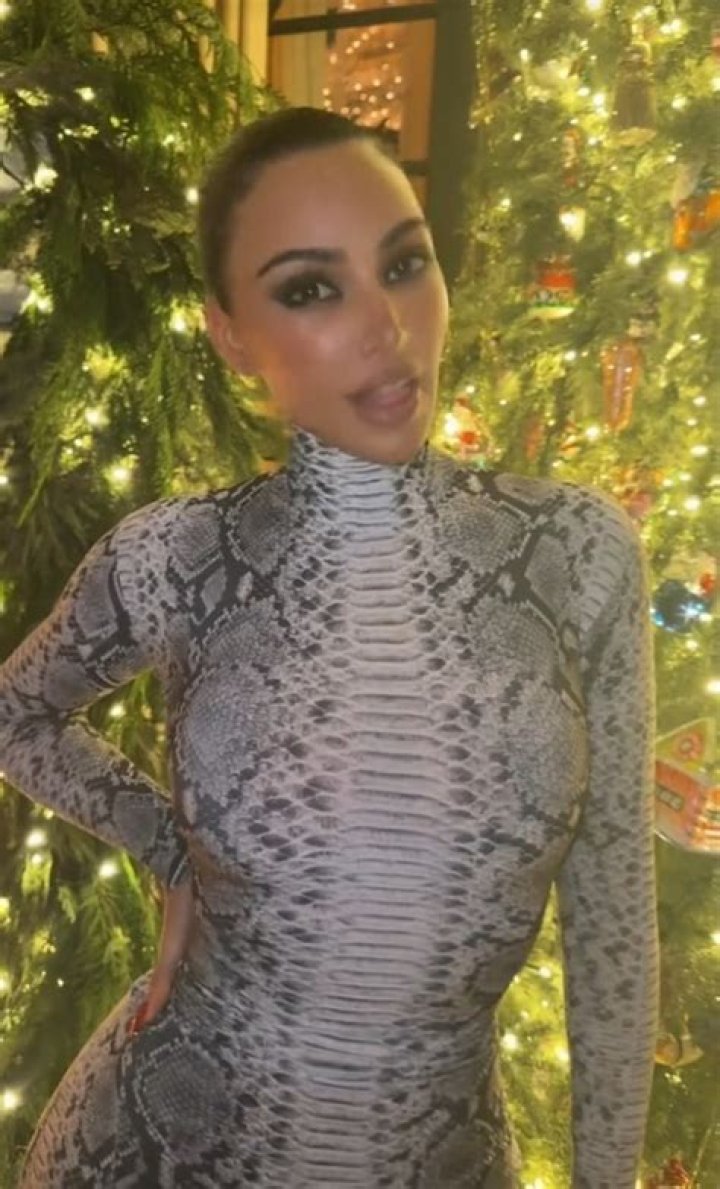 Kim Kardashian Is Braless Under Skintight & Nude Bodysuit For Lunch – Hollywood Life