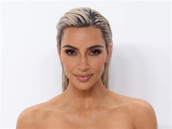Kim Kardashian Models SKIMS Lingerie In Sexy New Video – Hollywood Life
