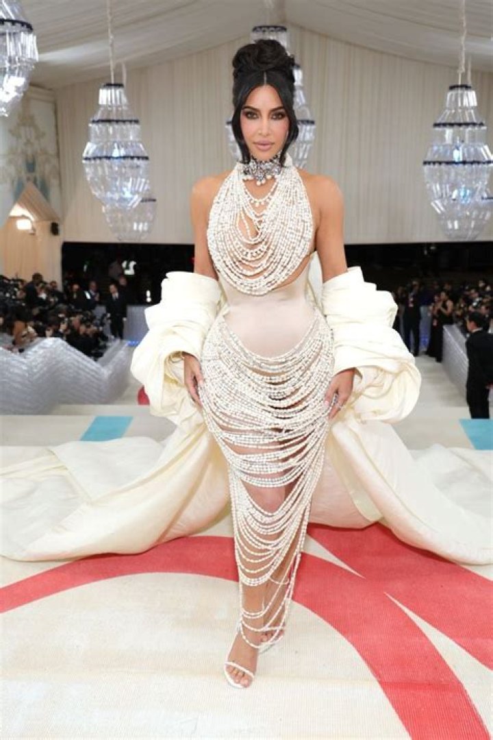 Kim Kardashian’s Pearl Dress Breaks After Met Gala 2023 – Hollywood Life