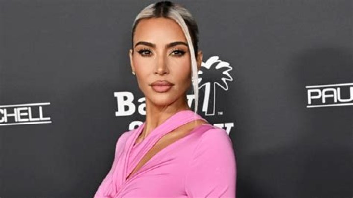 Kim Kardashian’s Pink Lace Lingerie: Video – Hollywood Life