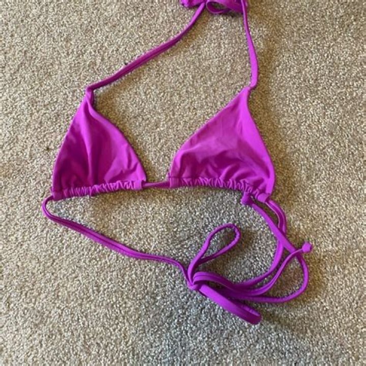 Kim Kardashian’s Purple String Bikini – Photos – Hollywood Life