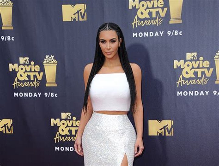 Kim Kardashian’s Strapless Black Bikini In Hot Tub: Photo – Hollywood Life