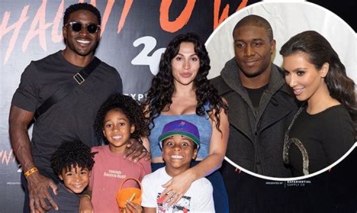 Kim Kardashian Says Being A Mom Of 4 Is ‘Complete Chaos’: ‘I Cry Myself To Sleep’