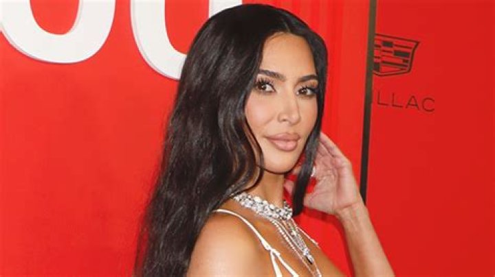 Kim Kardashian Says Her Family ‘Scammed the System’ to Get Famous – Hollywood Life