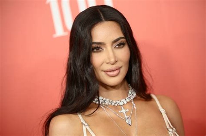 Kim Kardashian Seductively Makes a Salad & You’ll Never Laugh Harder Watching Her