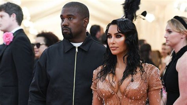 Kim Kardashian Talks Kanye West Divorce On ‘The Kardashians’ – Hollywood Life