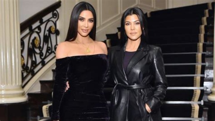 Kim, Khloe & Kourtney Kardashian Look So Different In Throwback Photo – Hollywood Life