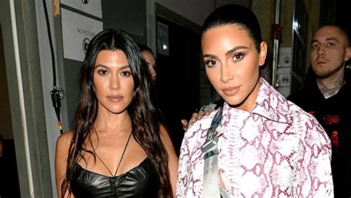 Kim & Kourtney Kardashian Fight On ‘KUWTK’ & It Gets Physical – Hollywood Life