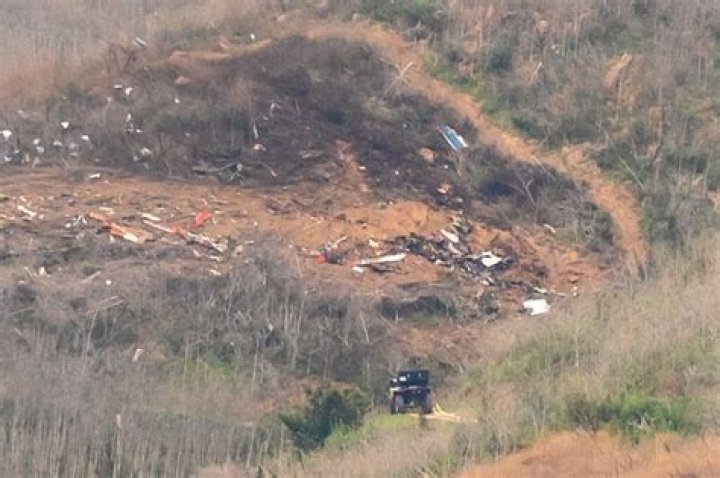 Kobe Bryant Helicopter Crash: Photos – Hollywood Life