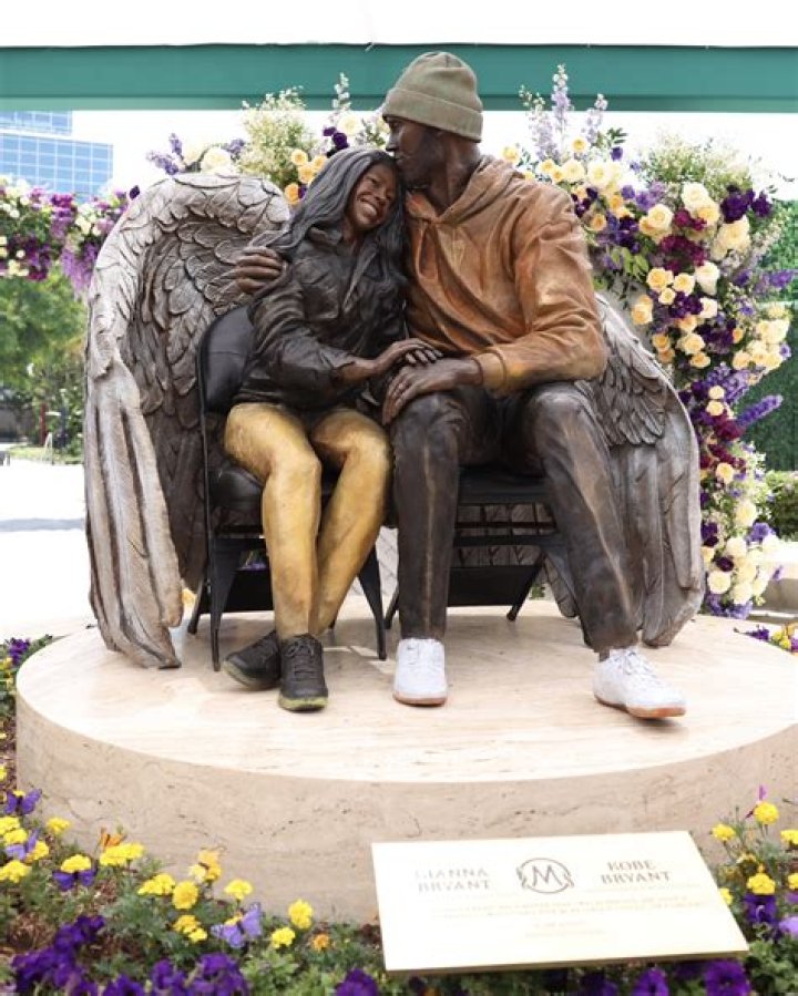 Kobe & Gigi Bryant Statue Is Erected At Helicopter Crash Site — Pics – Hollywood Life