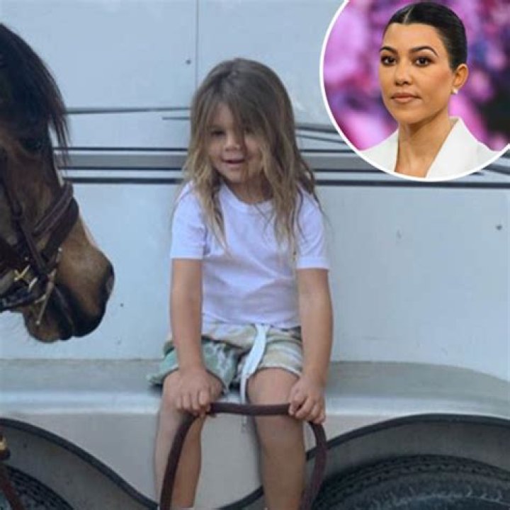 Kourtney Kardashian Claps Back At Fans Who Claim She Doesn’t Allow Her Kids To Eat Candy