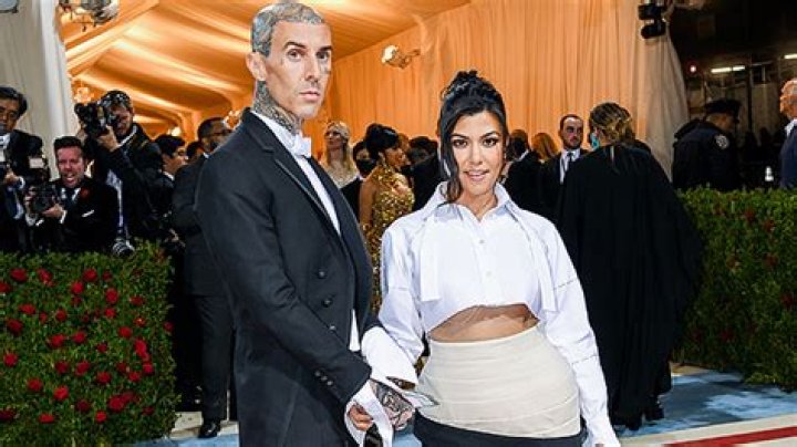 Kourtney Kardashian Gives Birth to Son With Travis Barker – Hollywood Life
