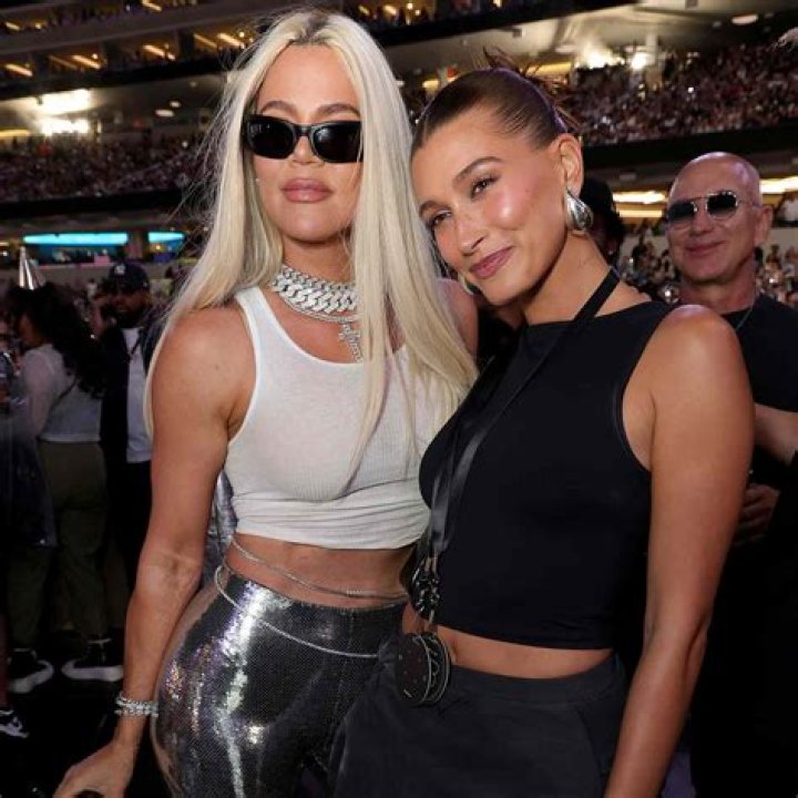 Kourtney Kardashian & Hailey Baldwin in Miami — PICS