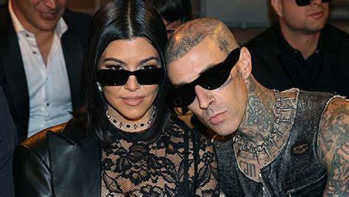 Kourtney Kardashian In Bubble Bath Shared By Travis Barker: Photos – Hollywood Life